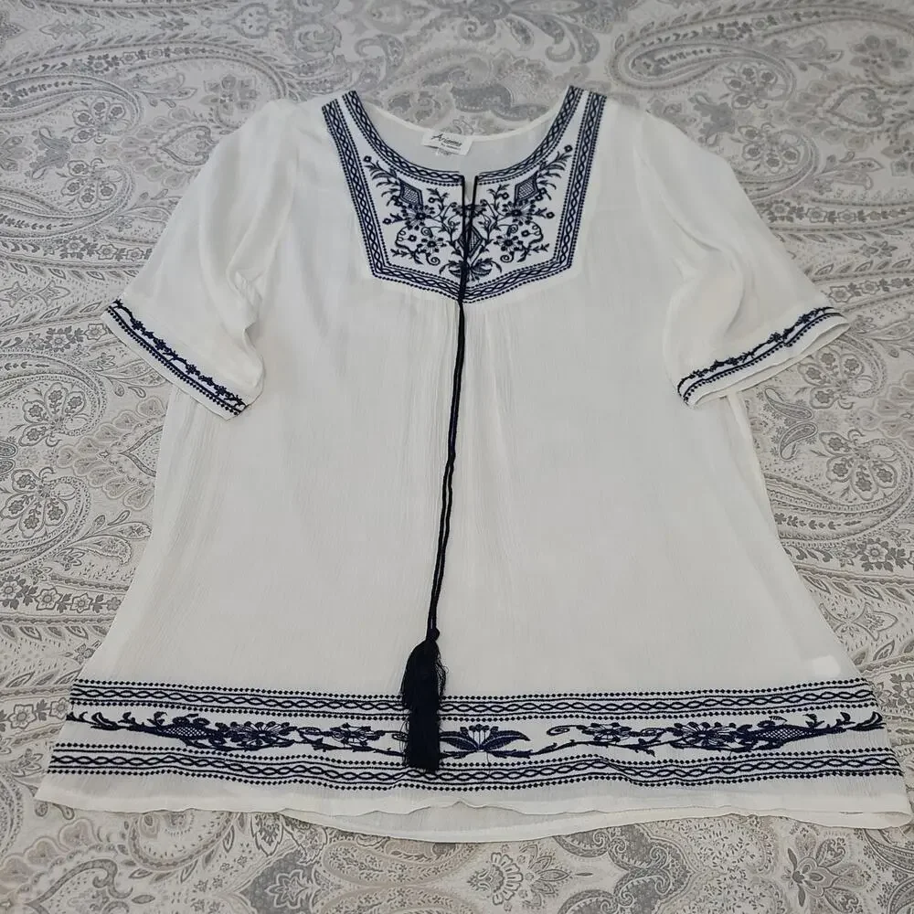 Arianna's by Howard's embroidered ladies cover up white Size OS Resort Wear - Picture 3 of 8